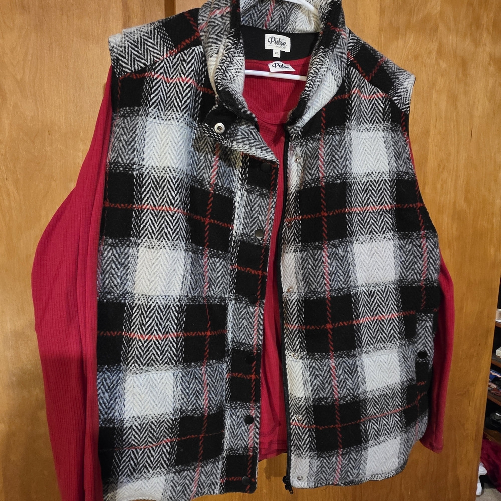 Pulse Black and White Plaid Vest